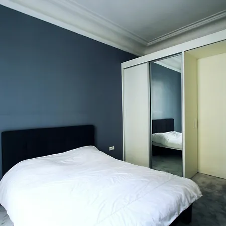 Apartment Pelican - Apt. Near Eiffel Tower