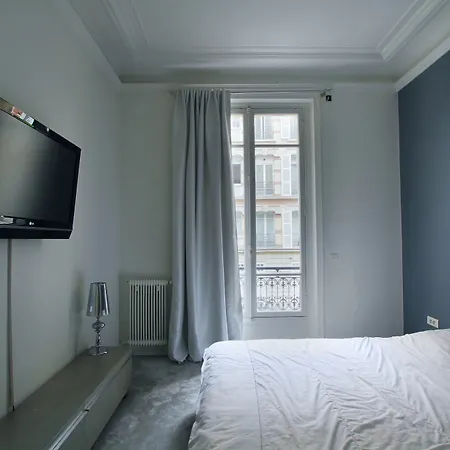 Pelican - Apt. Near Eiffel Tower