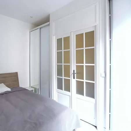 Apartment Pelican - Apt. Near Eiffel Tower