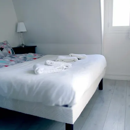 Apartament Pelican - Apt. Near Eiffel Tower